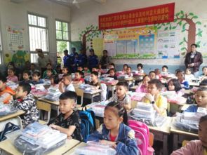 爱心组织走进龙胜镇金结小学爱心捐赠