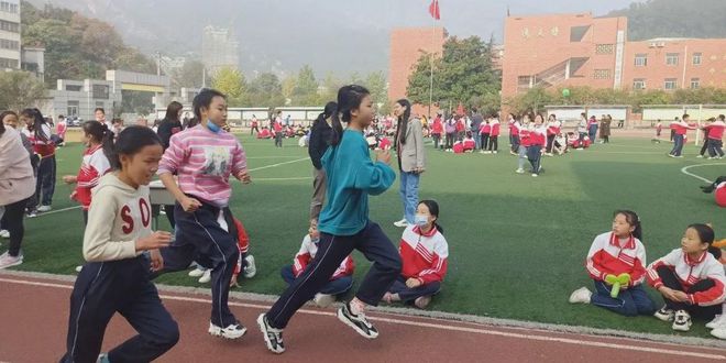 新县启福小学举行2021年秋季运动会