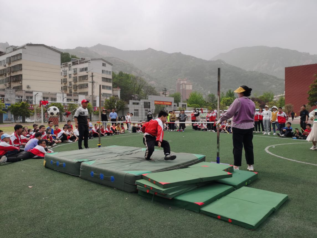 运动凝聚力量 激情飞扬赛场 新县启福小学举行2023年春季运动会